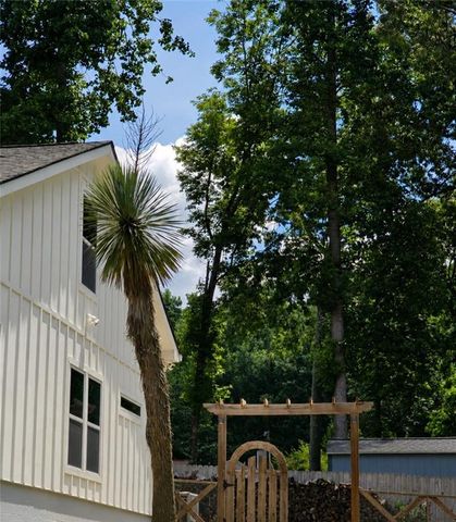 2820 Lullwater Drive, Gainesville, GA 30506