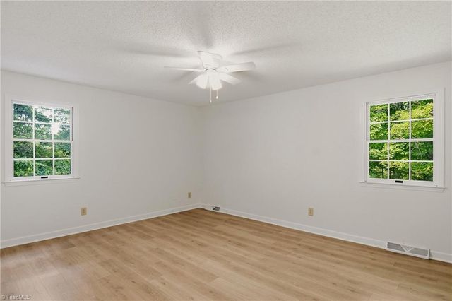 5958 Hauser Farm Road, Pfafftown, NC 27040