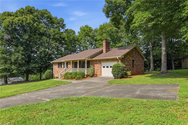5958 Hauser Farm Road, Pfafftown, NC 27040