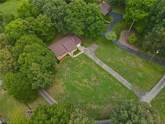 5958 Hauser Farm Road, Pfafftown, NC 27040