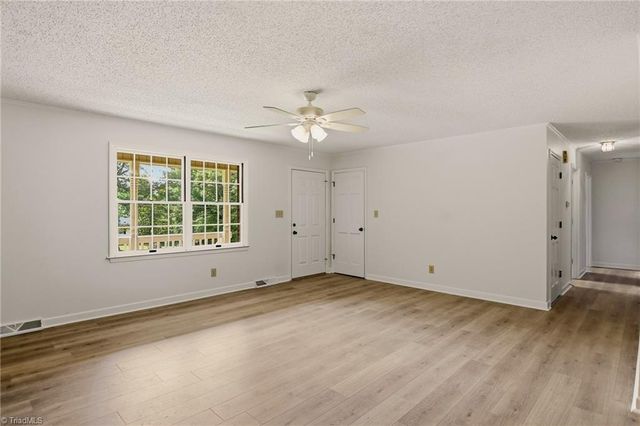 5958 Hauser Farm Road, Pfafftown, NC 27040