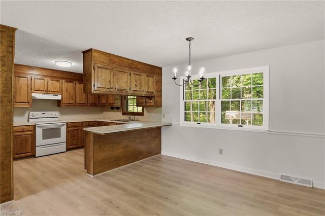 5958 Hauser Farm Road, Pfafftown, NC 27040