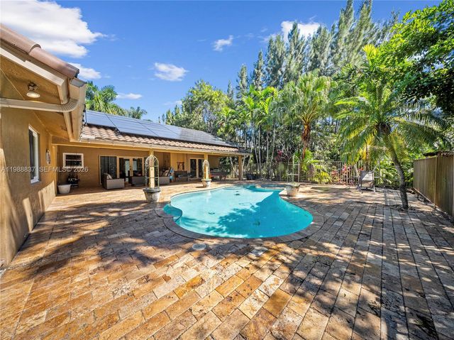 15720 SW 56th St, Southwest Ranches, FL 33331