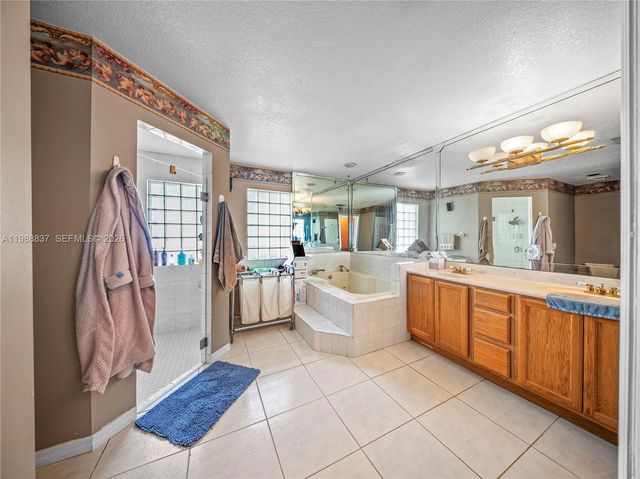 15720 SW 56th St, Southwest Ranches, FL 33331