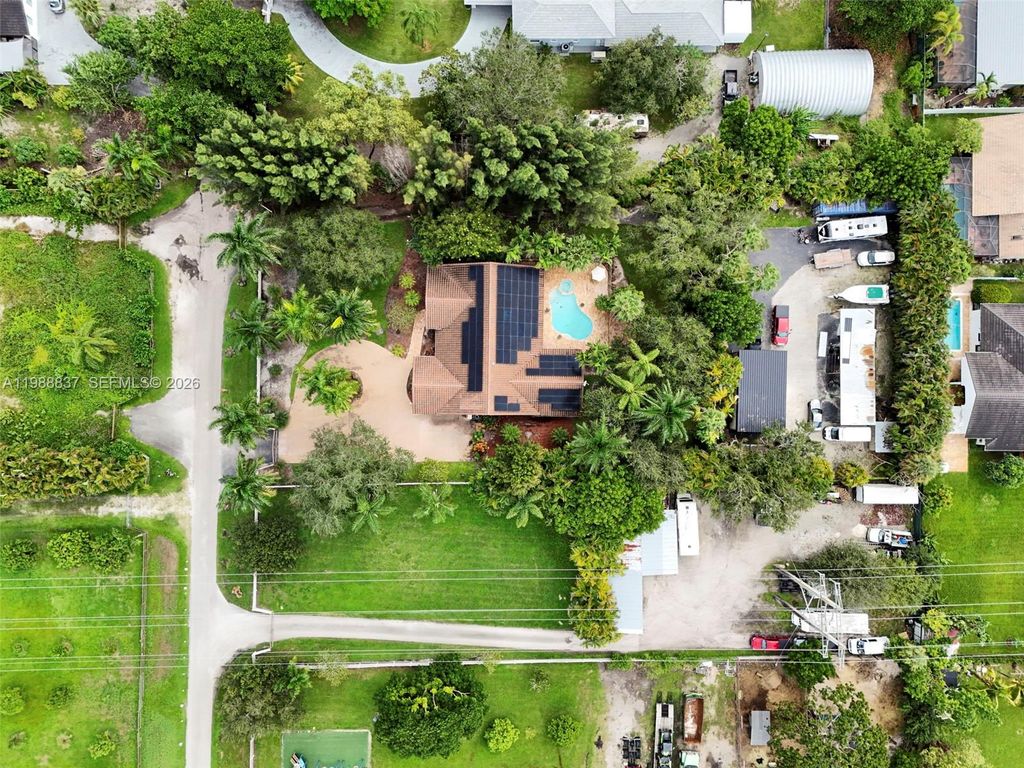 15720 SW 56th St, Southwest Ranches, FL 33331