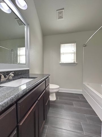 910 Sunset Lane, Centerton, AR 72719