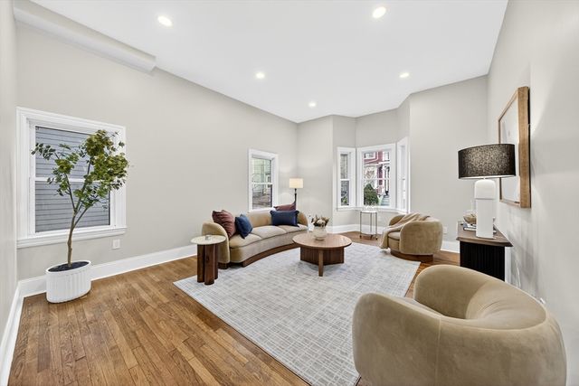 10 Grant St, Boston, MA 02125