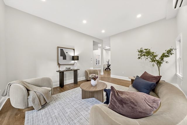 10 Grant St, Boston, MA 02125