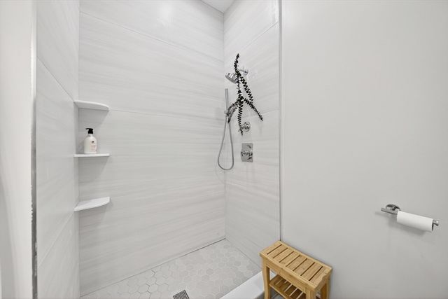 10 Grant St, Boston, MA 02125