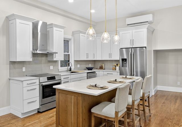 10 Grant St, Boston, MA 02125