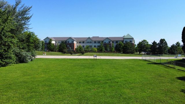641 W Lake Cook Road, Palatine, IL 60074