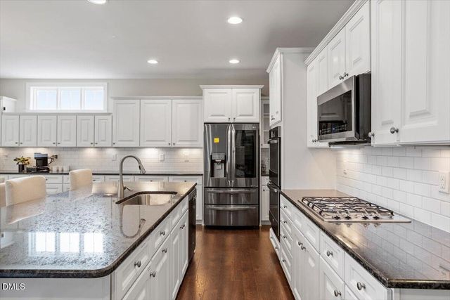 108 Horncliffe Way, Holly Springs, NC 27540