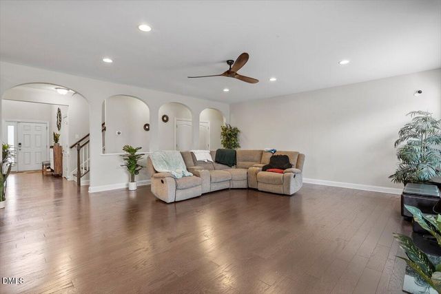 108 Horncliffe Way, Holly Springs, NC 27540