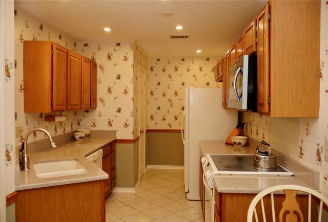 18095 Whispering Gables Lane, Dallas, TX 75287
