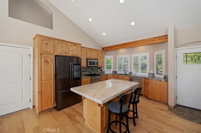 1015 Marin, Lake Arrowhead, CA 92352