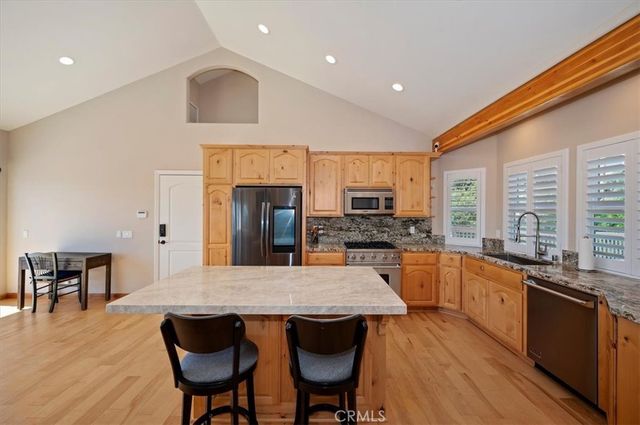 1015 Marin, Lake Arrowhead, CA 92352