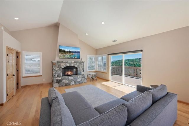 1015 Marin, Lake Arrowhead, CA 92352