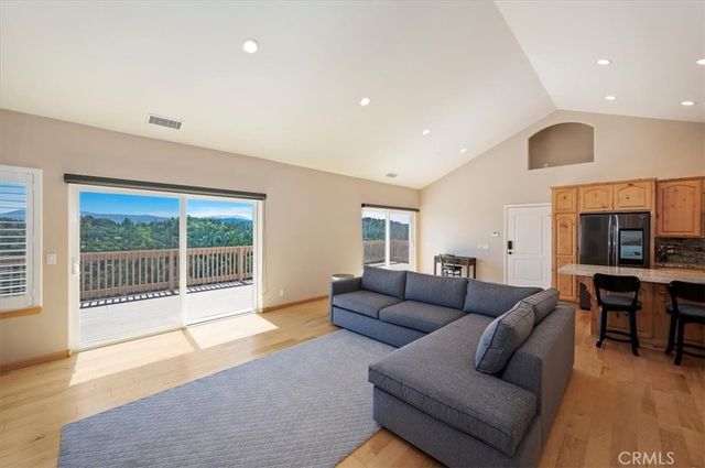 1015 Marin, Lake Arrowhead, CA 92352