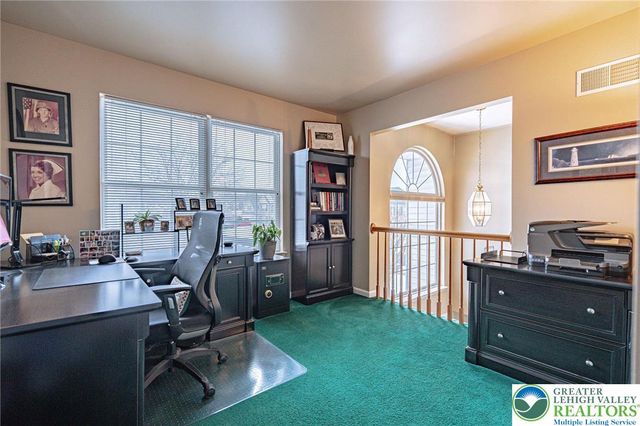 460 Quail Drive, Allentown, PA 18104