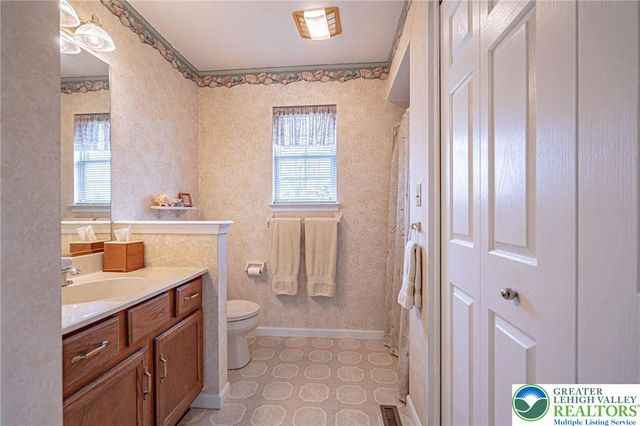 460 Quail Drive, Allentown, PA 18104