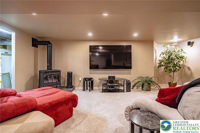 460 Quail Drive, Allentown, PA 18104