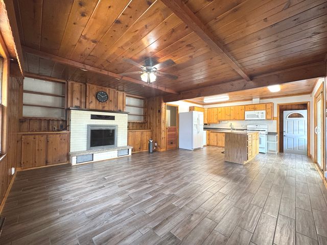 470 N Grand Avenue, Bradley, IL 60915