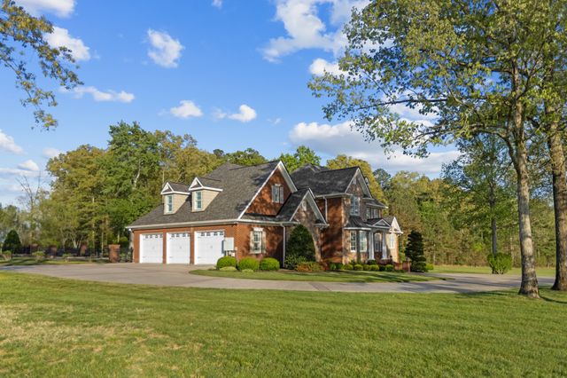 446 Waterford Dr, Manchester, TN 37355