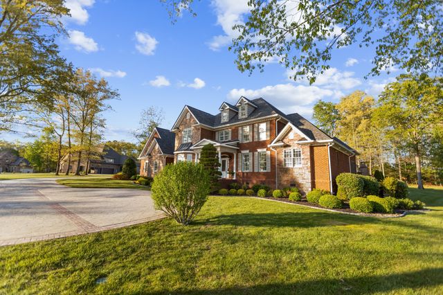 446 Waterford Dr, Manchester, TN 37355