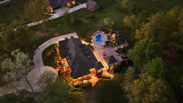 446 Waterford Dr, Manchester, TN 37355
