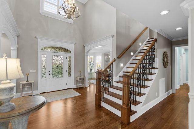 446 Waterford Dr, Manchester, TN 37355