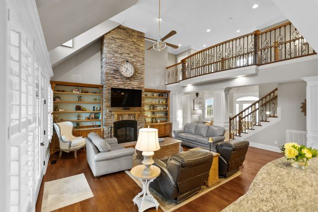 446 Waterford Dr, Manchester, TN 37355
