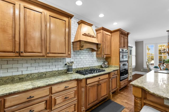 446 Waterford Dr, Manchester, TN 37355