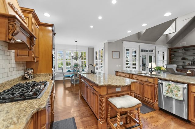 446 Waterford Dr, Manchester, TN 37355