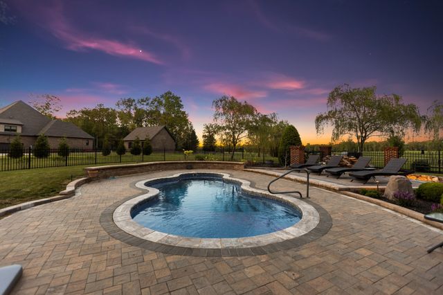 446 Waterford Dr, Manchester, TN 37355