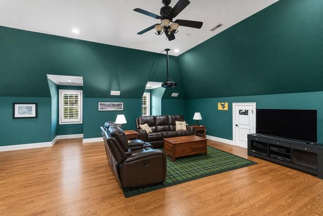 446 Waterford Dr, Manchester, TN 37355