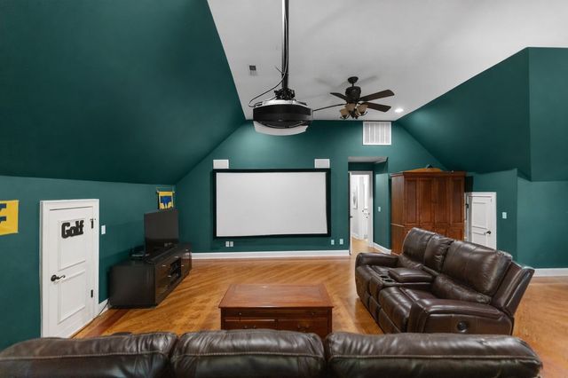 446 Waterford Dr, Manchester, TN 37355
