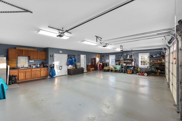446 Waterford Dr, Manchester, TN 37355