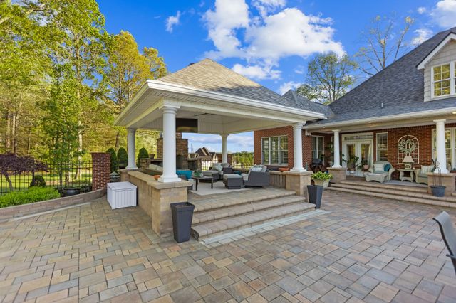 446 Waterford Dr, Manchester, TN 37355