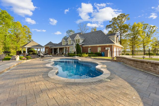 446 Waterford Dr, Manchester, TN 37355