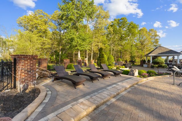 446 Waterford Dr, Manchester, TN 37355