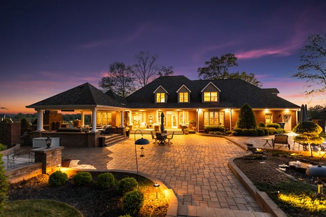446 Waterford Dr, Manchester, TN 37355