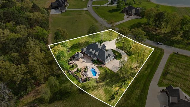 446 Waterford Dr, Manchester, TN 37355