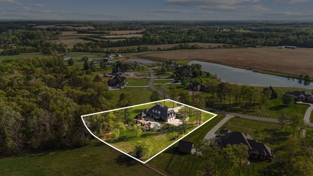 446 Waterford Dr, Manchester, TN 37355