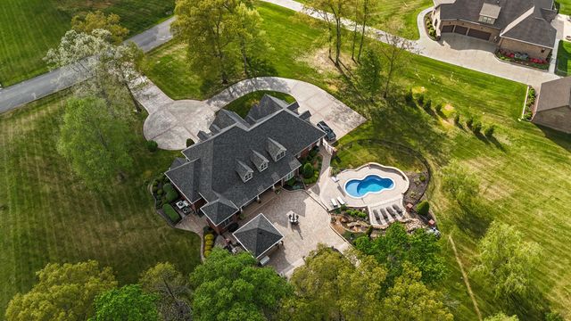 446 Waterford Dr, Manchester, TN 37355