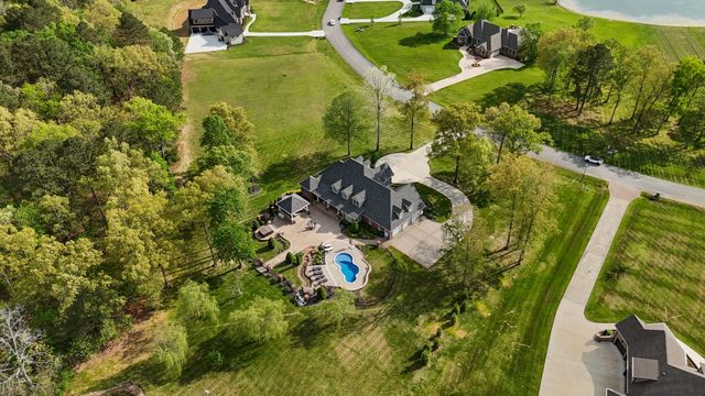 446 Waterford Dr, Manchester, TN 37355