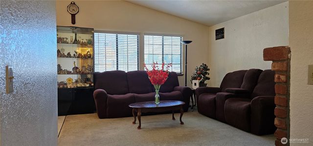 10903 Whitman Avenue N, Seattle, WA 98133