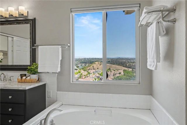 18 Lyon Ridge, Aliso Viejo, CA 92656