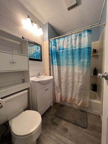 2016 Loomis St, Winfield, KS 67156