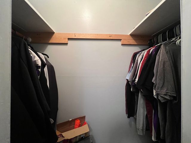 2016 Loomis St, Winfield, KS 67156