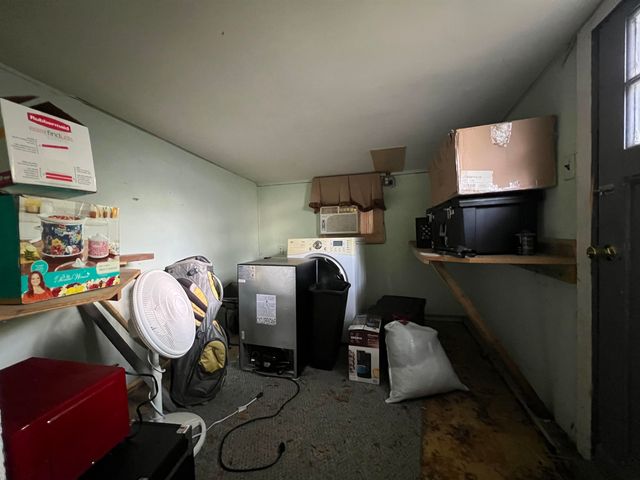 2016 Loomis St, Winfield, KS 67156